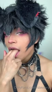 I love sucking on people s fingers there s just something about having