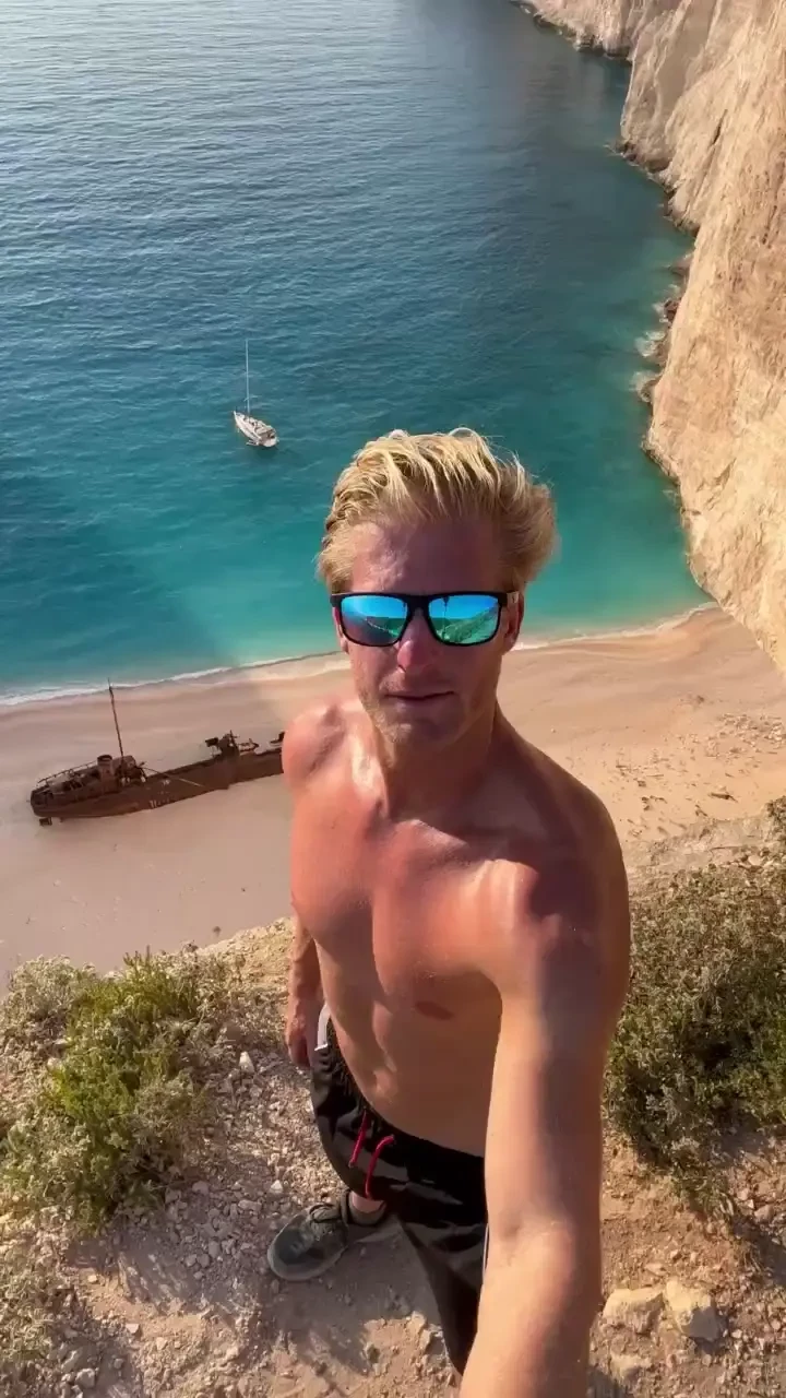 Shipwreck beach view 