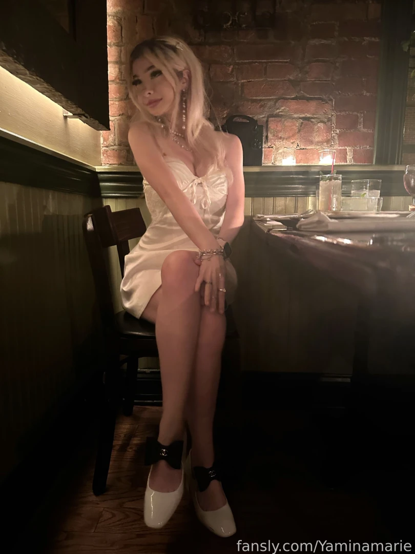 Can t wait to open my presents soon blonde egirl hotgirl fansonly sexy 