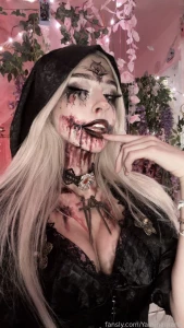Would you still let me bite you if i turned into a zombie 3 blonde
