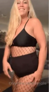 Oh hi there do you mind if i take this off