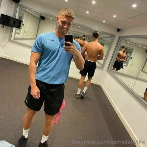 Self-reflection never looked so good https onlyfans com incognitojs c3