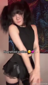 Heheh wanna make me your problem emo egirl gothgirl goth miniskirt