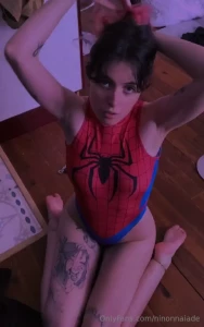 Lunna derri re qui faisait des petites photos