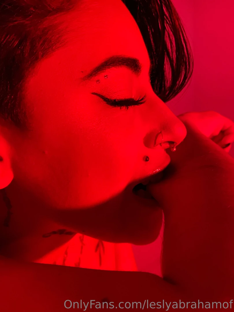 Beware of the b tch i can bite and turn you on 