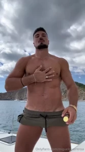 Te gusta la piel canela arde como el fuego