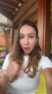 - pierre papier ciseaux lequel tu choisis - rock paper scissors which