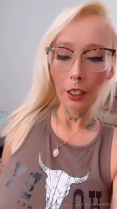 J y donne un max de plaisir pendant ca pause du midi tu veux voir ta