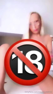 Oh j adore me caresser pendant je pr pare ton lunch du travail durant