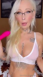 Tu veux je me laisse aller amp ensuite je me caresse devant toi n est