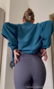 I bet you couldn t resist me if you saw me in these leggings leggings