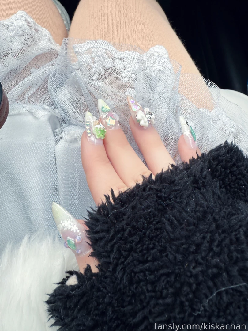 Apparently hand fetish is a thing someone wanted me to take some hand part 1 