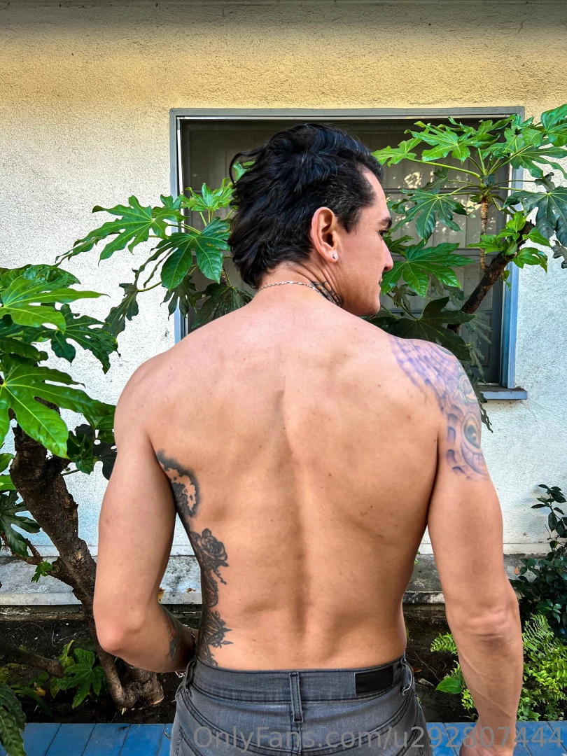 Who wants to give me a back massage 