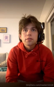 Back live at last who wants to have a gooning and gaming session with part 3