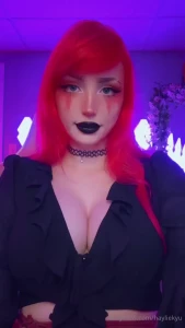 Live now on twitch come play with me hayliekyu on twitch
