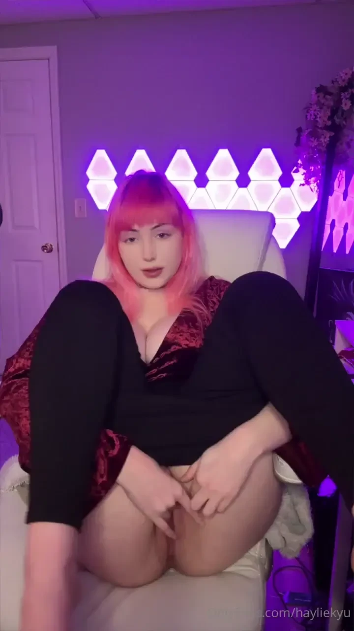 I m going live now on twitch gonna chat then try out some wow for the part 1 