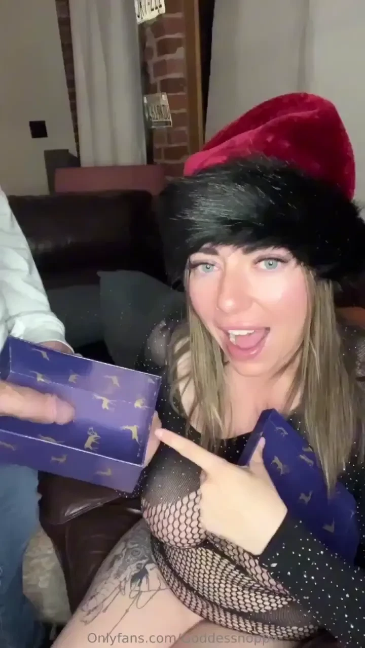 Tis the season for useless gifts apparently see what this fucking guy 