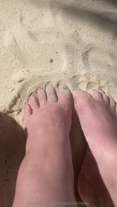 Toes in the sandy beaches of montego bay take me back please i want