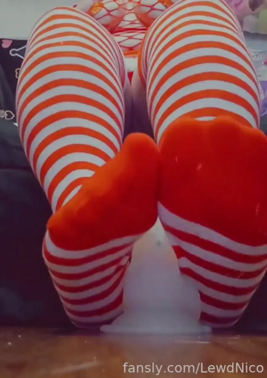 Who likes feet from a cute horny girlie part 1 