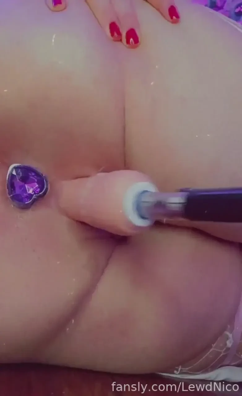 I could sit back and let this machine fuck me for hours it s so 