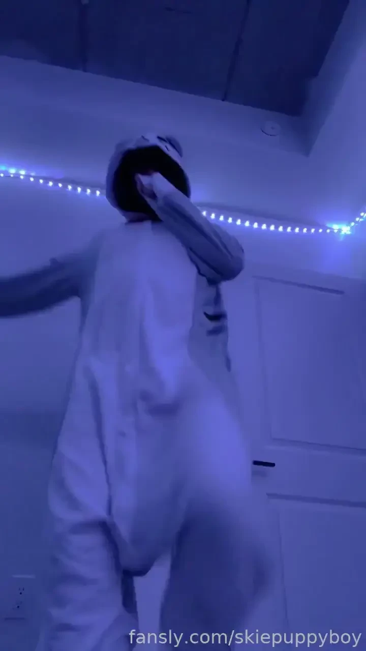 Catboy smothers you with hims feets 