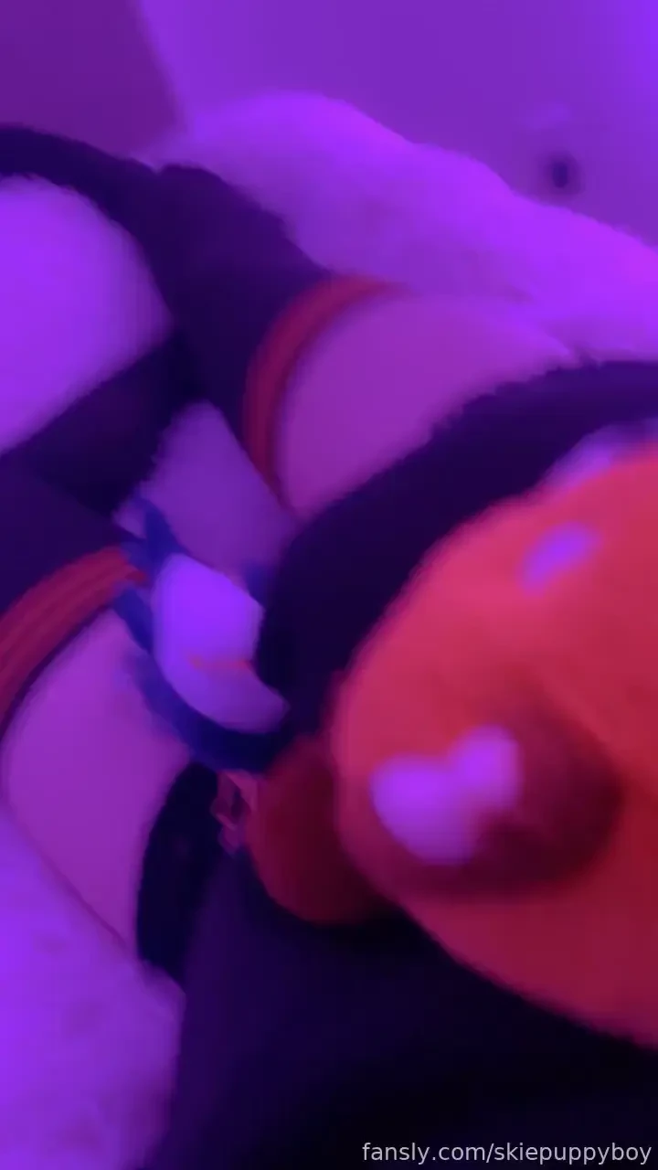 Fit check but its actually just me showing off my thighs 