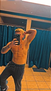 Lil gym pump been bulking a lil because of the holidays not planning