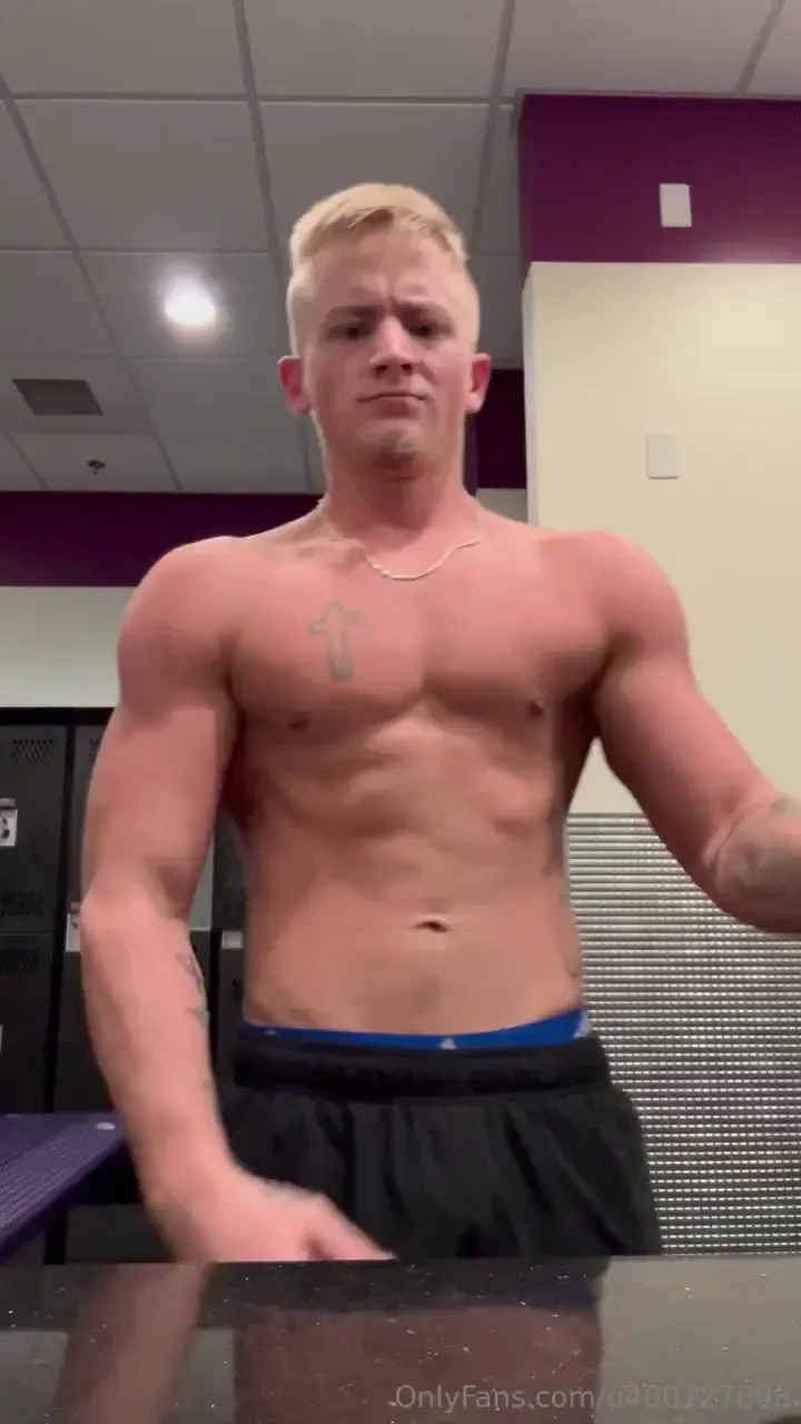 Had a full body gym day it s went pretty well felt bloated tho 