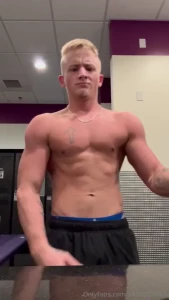 Had a full body gym day it s went pretty well felt bloated tho