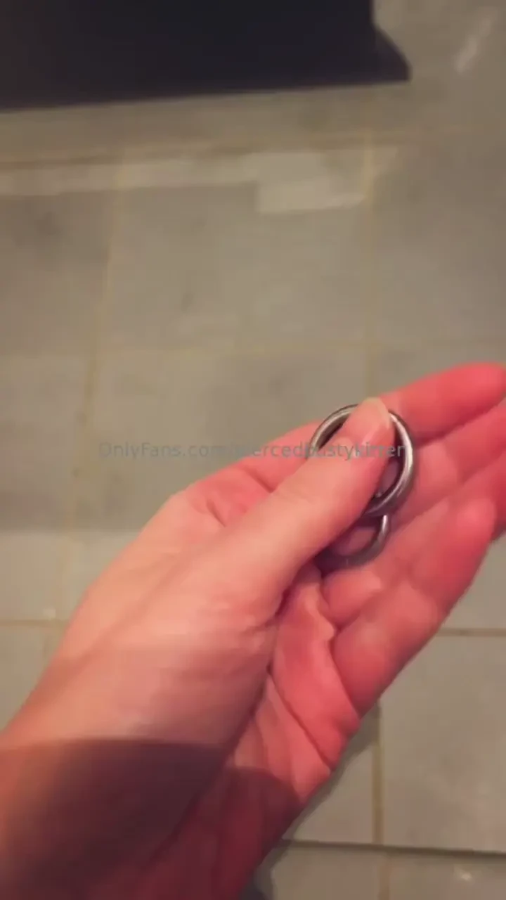 2 videos from your kitten yaaay i got meow new bigger piercings today 