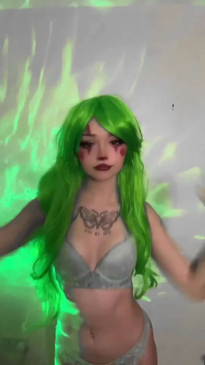Comment a cosplay you want to see me in and i ll do it - - 