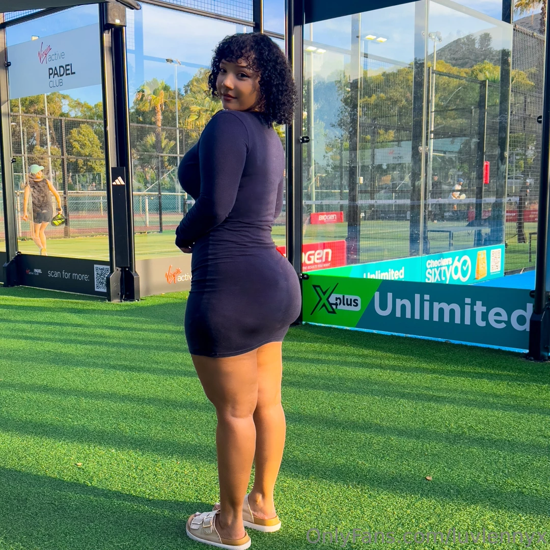 Who plays padel i wanna be a pro s fangirl 