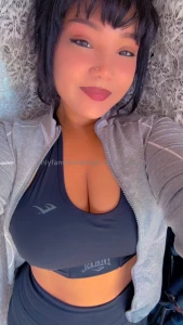 Good morning babes attending to all the dm s this morning