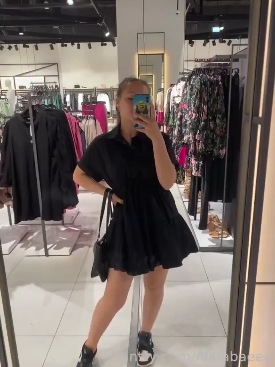 Channeling my inner fashionista with this stunning holiday dress find 