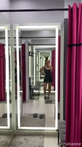 Babyface fitgirl bigtits tits curves cleavages