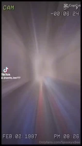 Ajoute moi sur tiktok spooky_bee777