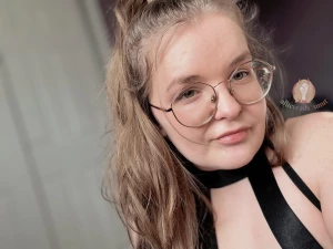 Just a good girl doing bad things