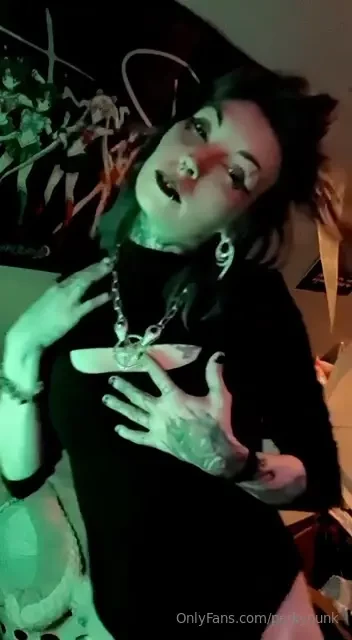 Do you like perky titties baby 