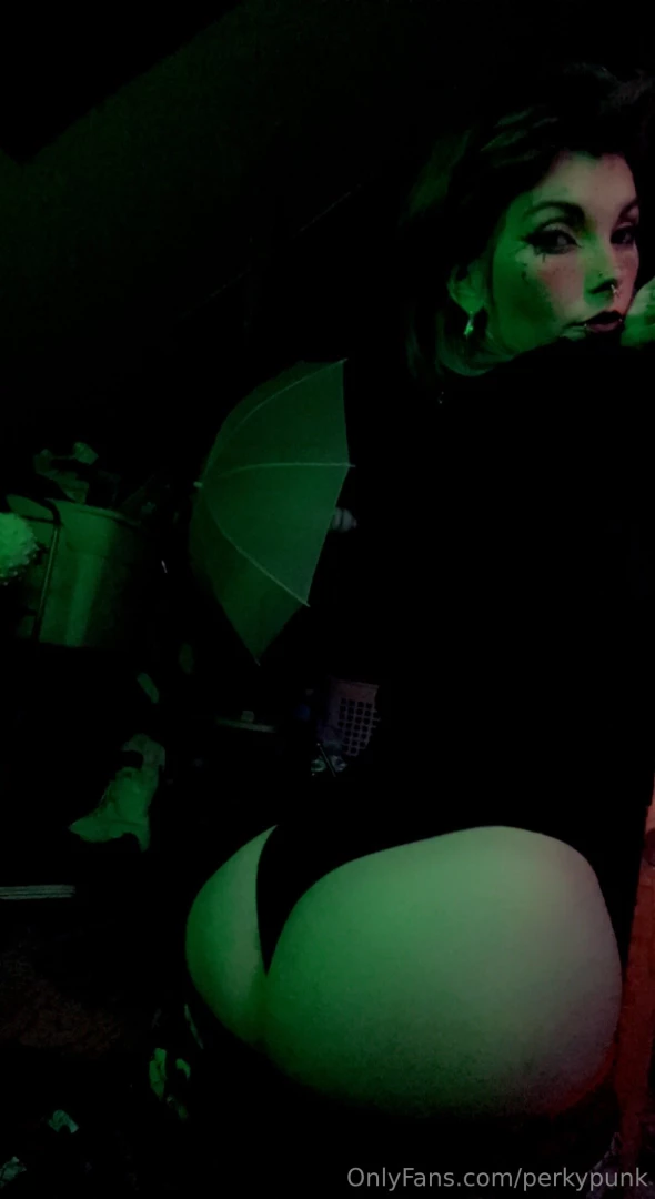 This ass is almost too big for my tiny body you gonna tear it up 