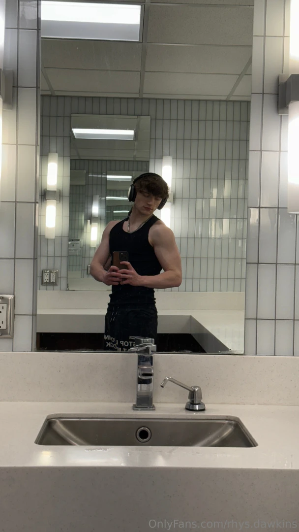 Love having the whole change room to myself 