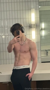 3 more days till christmas eve got everything wrapped or do you like