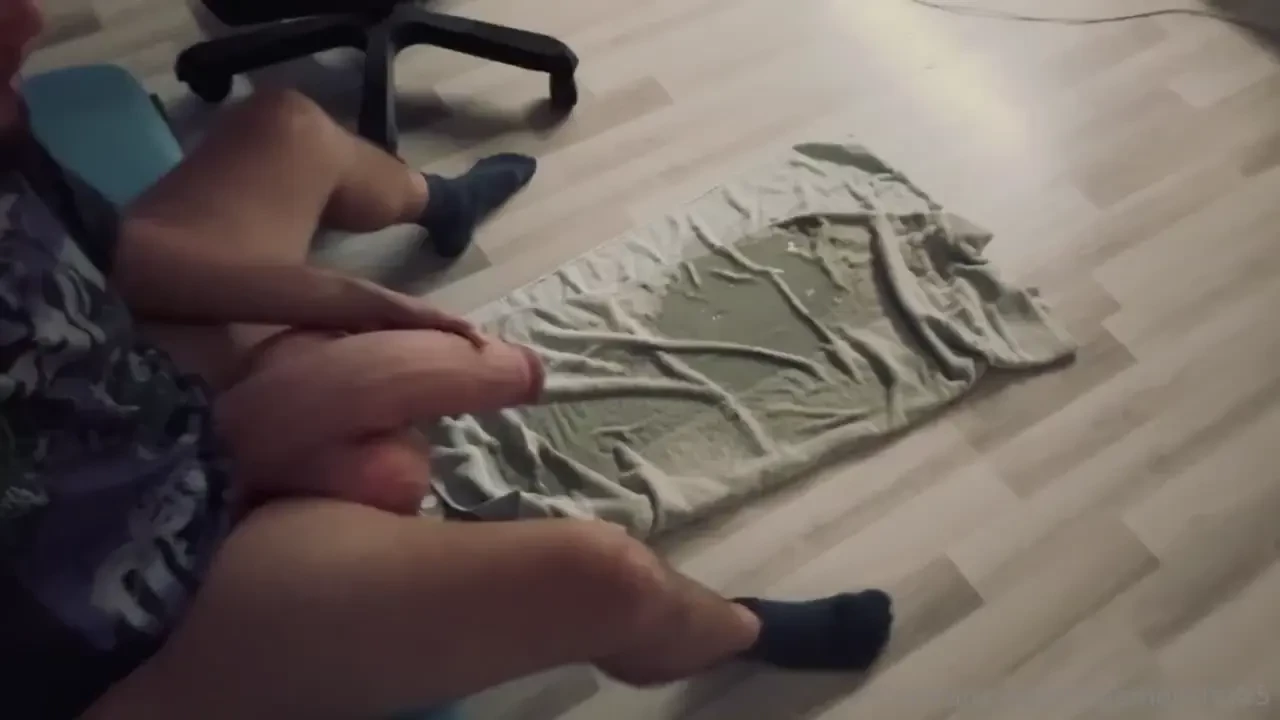 My first cumshot its from same jerking session 