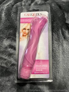 For my next toy review and toy video i ll be trying this little