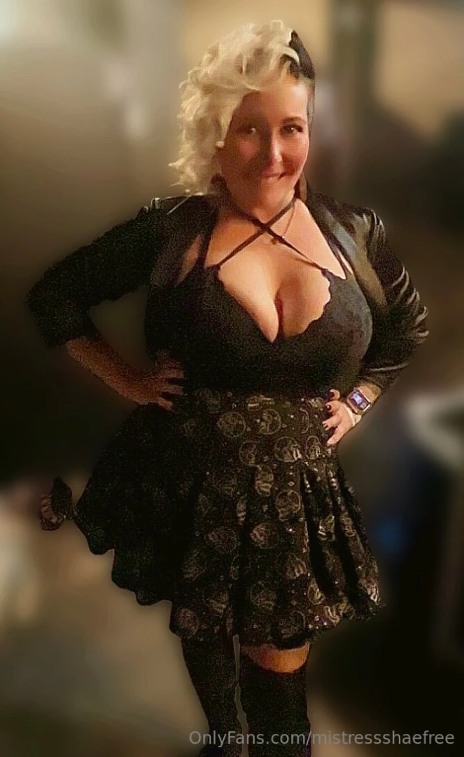 Shots from the swingers club saturday night part 1 