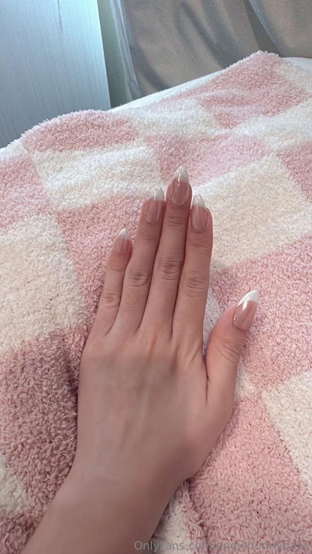 Nails 33 