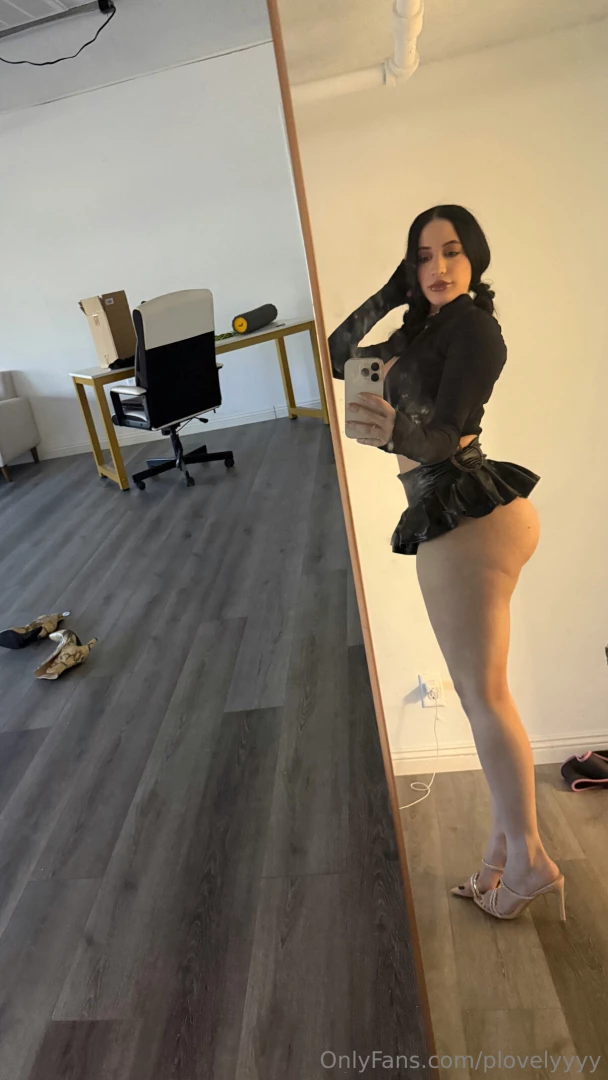 I put my hair up in lil buns 