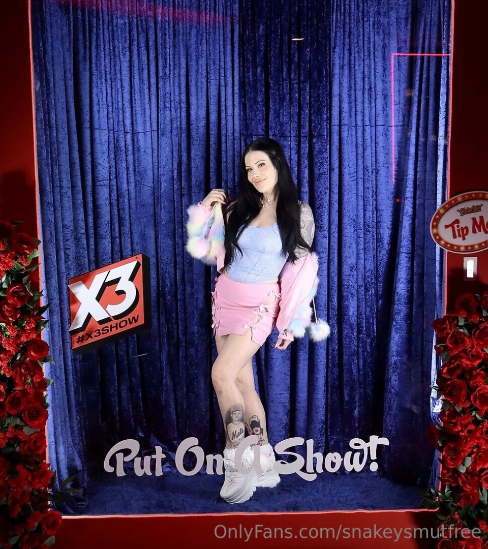 I had such an amazing first time at xbiz here s a couple little pics 