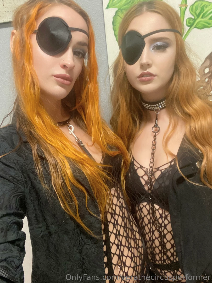 Me and my twin flame bestie ophelialakes decided to match in this sexy 