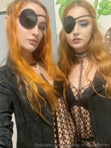 Me and my twin flame bestie ophelialakes decided to match in this sexy