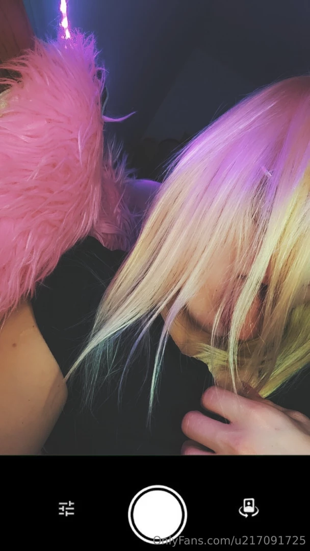 Chaque personnes acheter un video en priver sur mon profil se m rite 